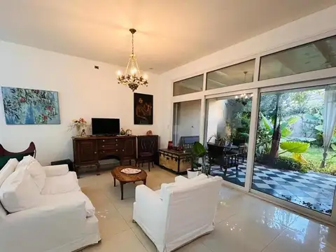 VENTA CASA, CENTRO DE MERCEDES B.