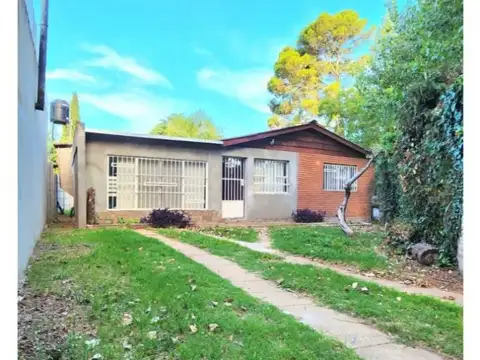 CASA EN VENTA EN PUEBLO ESTHER - PILETA PATIO - CERCA DEL RIO