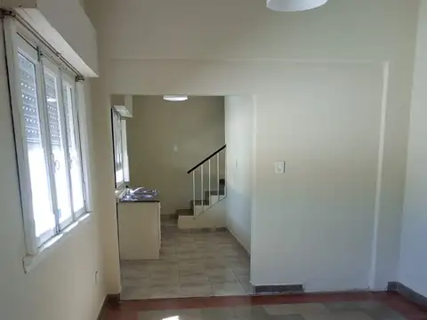 Casa en Alquiler en Burzaco, $ 330.000