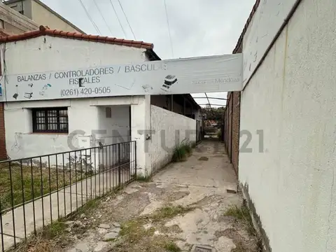 Sobremonte 700, Piso 0