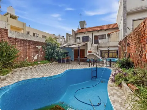 Casa en venta, Villa Luro, 4 amb con fondo y pileta