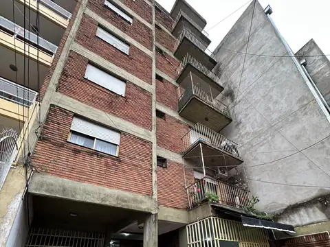Departamento 2 ambientes  en venta en Castelar Sur