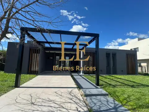 CASA A LA VENTA EN HARAS SANTA MARIA