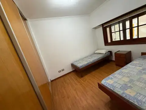 TIPO CASA SOBRE LA AVDA. MITRE EN EXCELENTE ESTADO