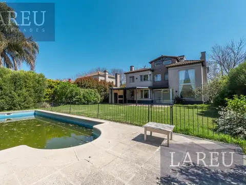 Casa en Venta con renta - Barrio Privado Los Tacos