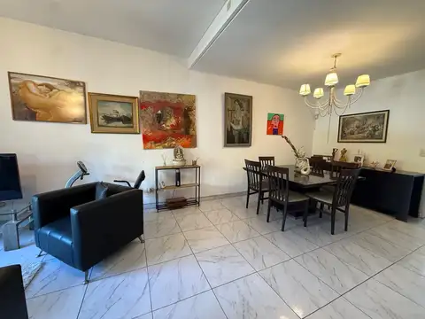 Casa 4 ambientes con 4 baños