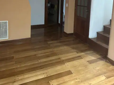 Casa en Venta con 4 cocheras