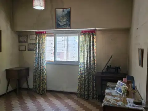 casa - LOTE 10x 26- VENTA , 4 amb- VILLA LUZURIAGA.-