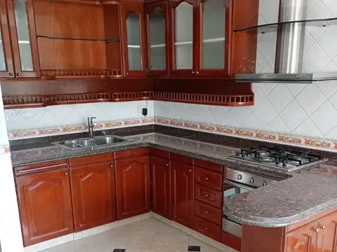 Departamento 4 ambientes con 2 baños