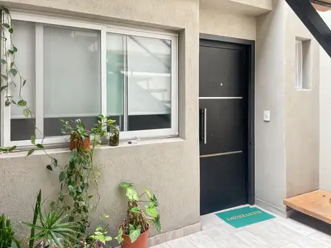 Depto Tipo Casa 3 ambientes con 2 baños