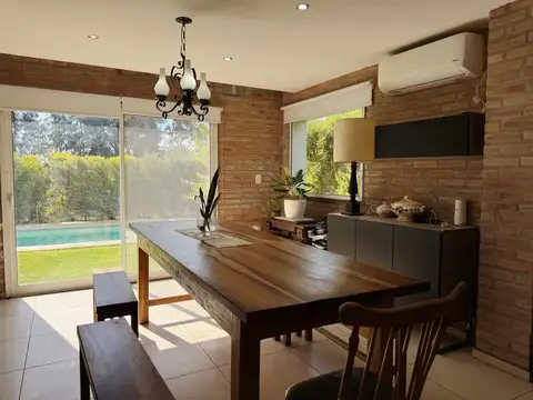 Casa 6 ambientes con 3 baños