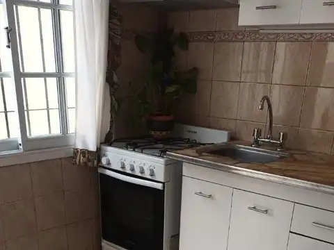 Alquiler PH -  1 amb.+Cocina cdor. - Sin Expensas