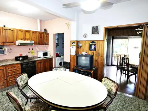 Casa 3 ambientes con 2 baños