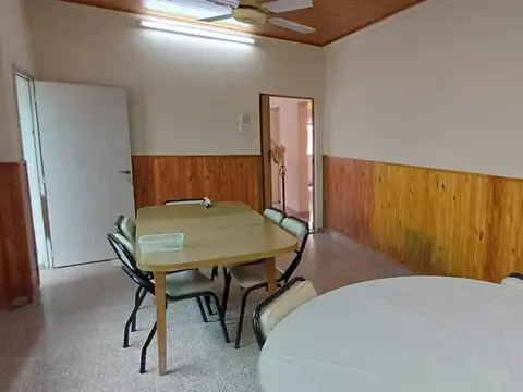 Casa en Alquiler con 1 cochera