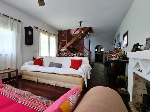 Casa 7 ambientes con 4 baños