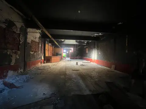 local en lote propio Villa Urquiza