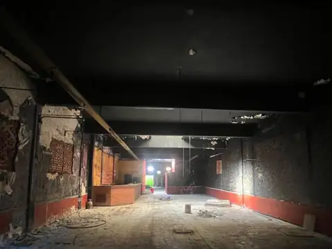 local en lote propio Villa Urquiza