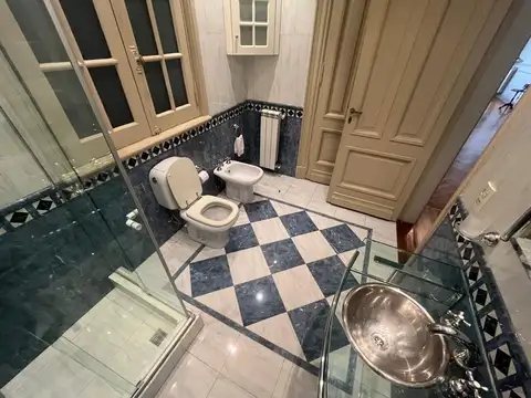 VENTA DEPARTAMENTO PISO COMPLETO MICROCENTRO 231M2