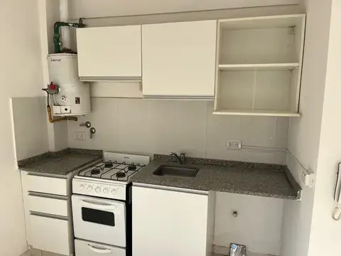 Harding  al 800 Piso 3 - Unidad C