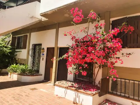 VENTA DEPARTAMENTO 4 AMBIENTES CON COCHERA FIJA, OPORTUNIDAD