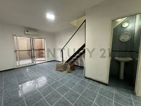 EN VENTA PH 3 ambientes con patio en Monte Chingolo