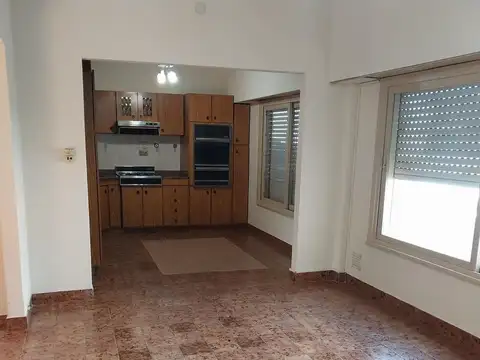 Depto Tipo Casa en Alquiler en Haedo, $ 800.000