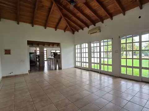Local en Venta en Federacion, USD 150.000