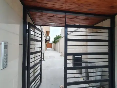 Depto Tipo Casa en Venta en Morón, USD 220.000