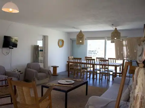 VENTA CASA CON VISTA A LAS SIERRAS  2 DORMITORIOS