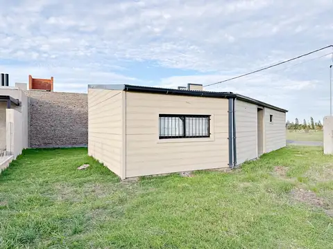 Casa 3 ambientes con 2 baños