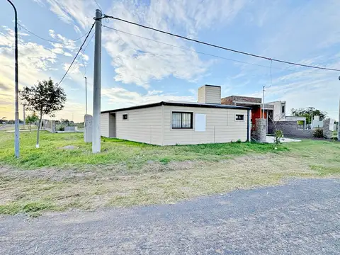 Casa en Venta 2 dormitorios 2 baños Villa Amalia EcoVida A Terminar PERMUTA LOTE AUTO