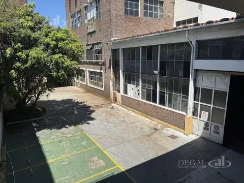 Galpon en Alquiler 52  mts Frente