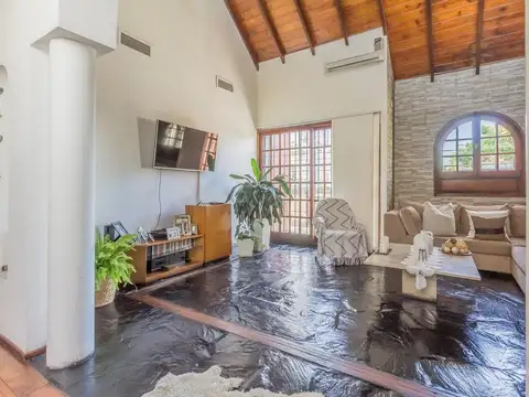 Depto Tipo Casa en Venta en Chacarita, USD 390.000