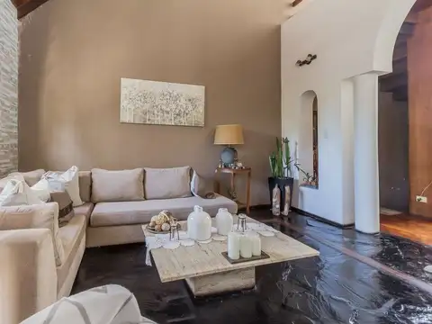 Depto Tipo Casa en Venta al Este