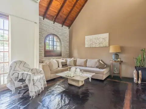 Depto Tipo Casa en Venta de 5 ambientes