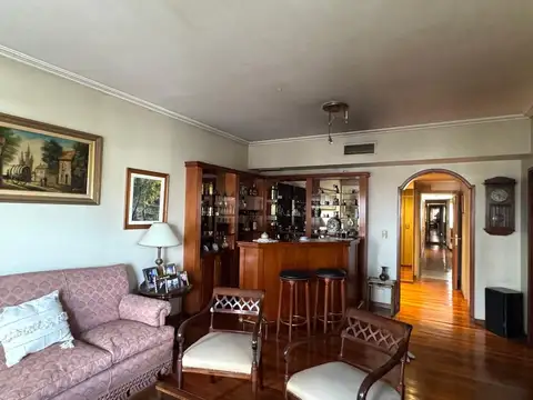 Departamento 5 ambientes con 3 baños