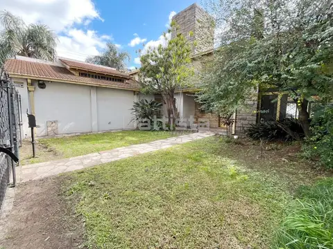 Casa en Alquiler en Villa Sarmiento, USD 2.200