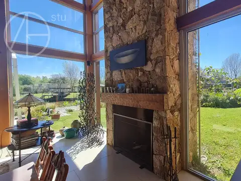 Casa 6 ambientes en venta. Isla Del Este. Tigre