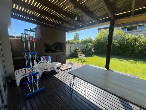 CASA EN VENTA VILLA DEL PLATA 4 DORMITORIOS