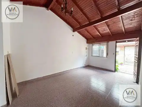 Depto Tipo Casa 2 ambientes con 1 baño