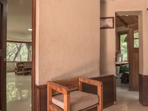 Casa 20 ambientes con 5 baños
