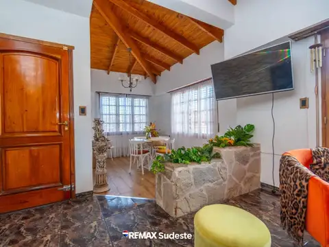 Casa en Venta con 1 cochera