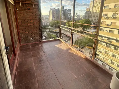 3 Ambientes en Alquiler con balcón.