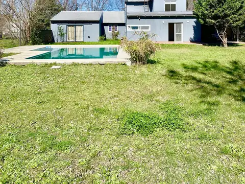 Casa en venta c/ cochera en Fisherton