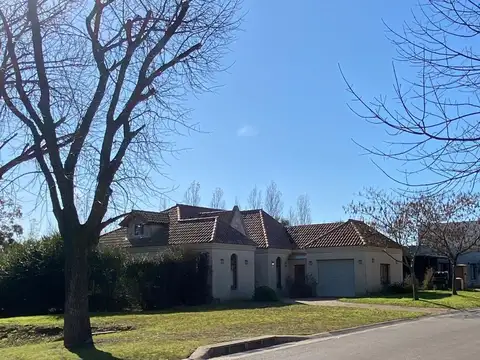 Casa en Alquiler de 3 dormitorios