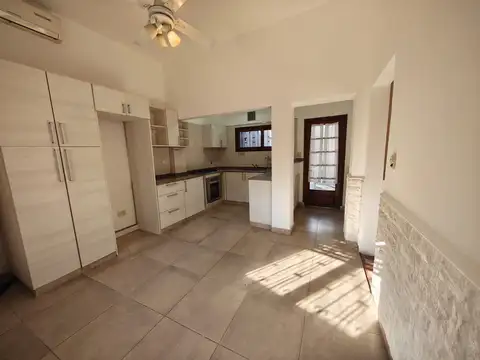 CASA DE 2 DORMITORIOS EN ALQUILER