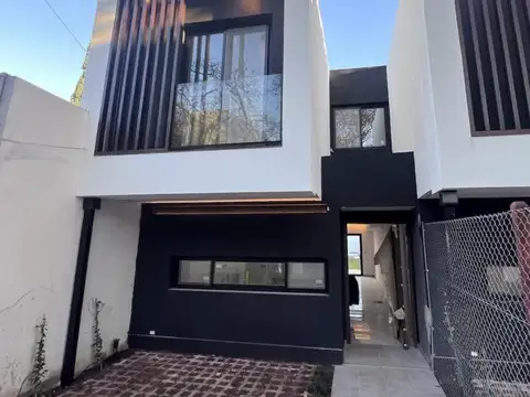 Dúplex 3 amb a estrenar, jardín, pileta, cochera en Punta Chica, San Fernando