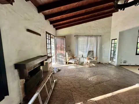 Casa 5 ambientes con 2 baños