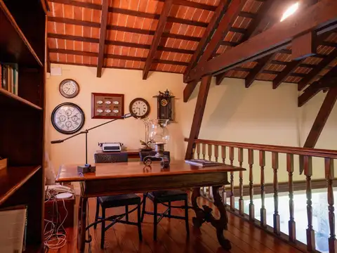 Casa 10 ambientes con 8 baños