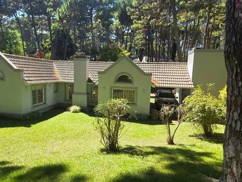 Casa 4 ambientes con 3 baños